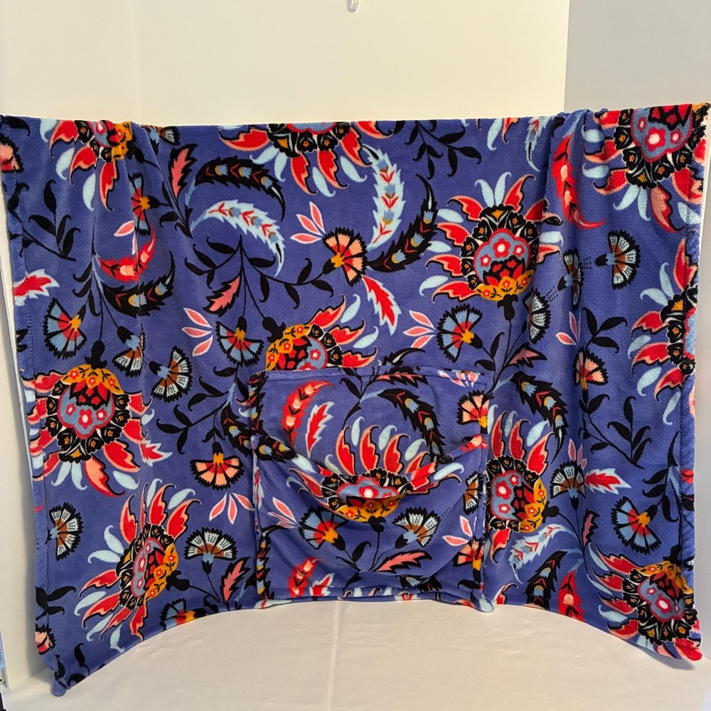 Vera Bradley Mural Garden Pattern Micro-Fleece Travel Blanket Pillow